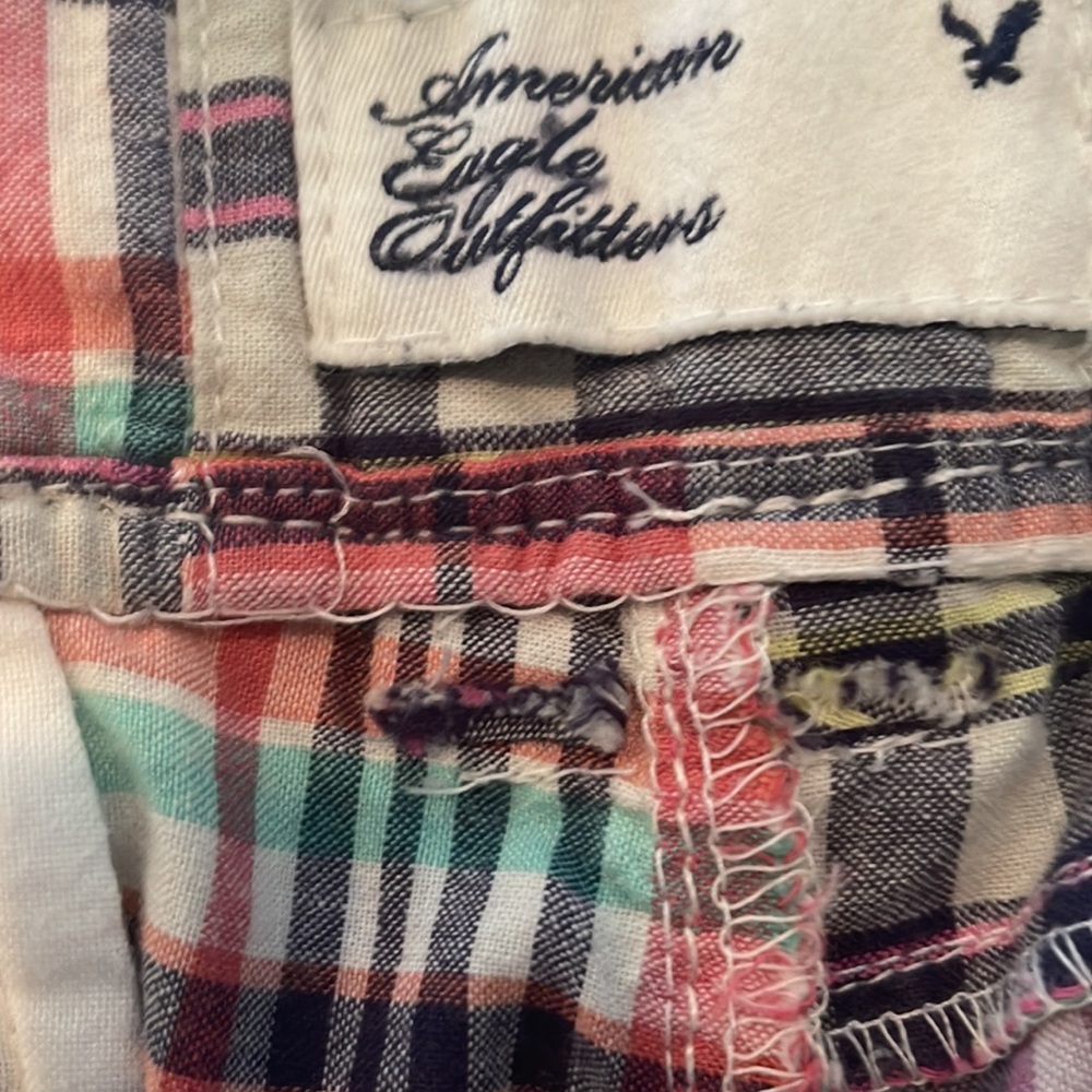 American Eagle shorts EUC no stretch. Low rise size 8 plaid patchwork - Picture 2 of 8
